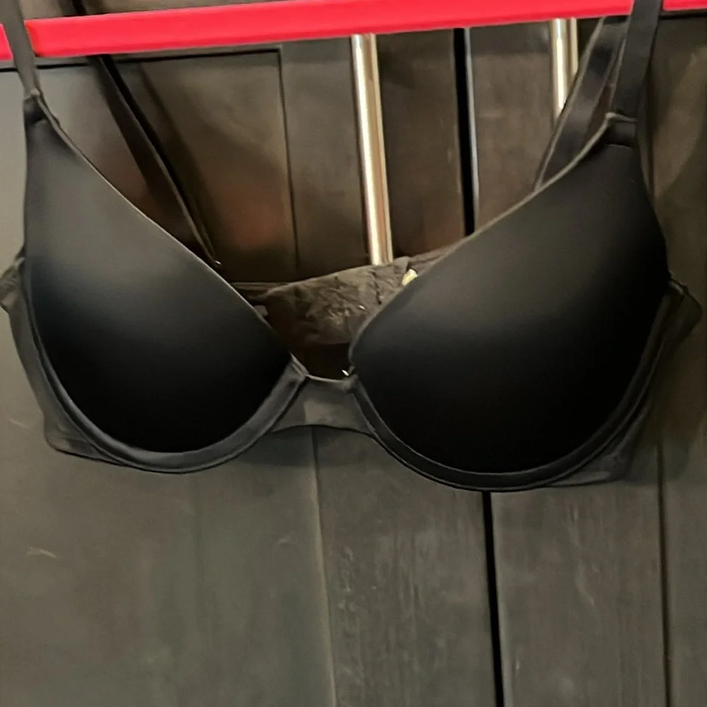 PINK Victoria's Secret padded, underwire & push up Black Bra. 32A - Picture 7 of 8